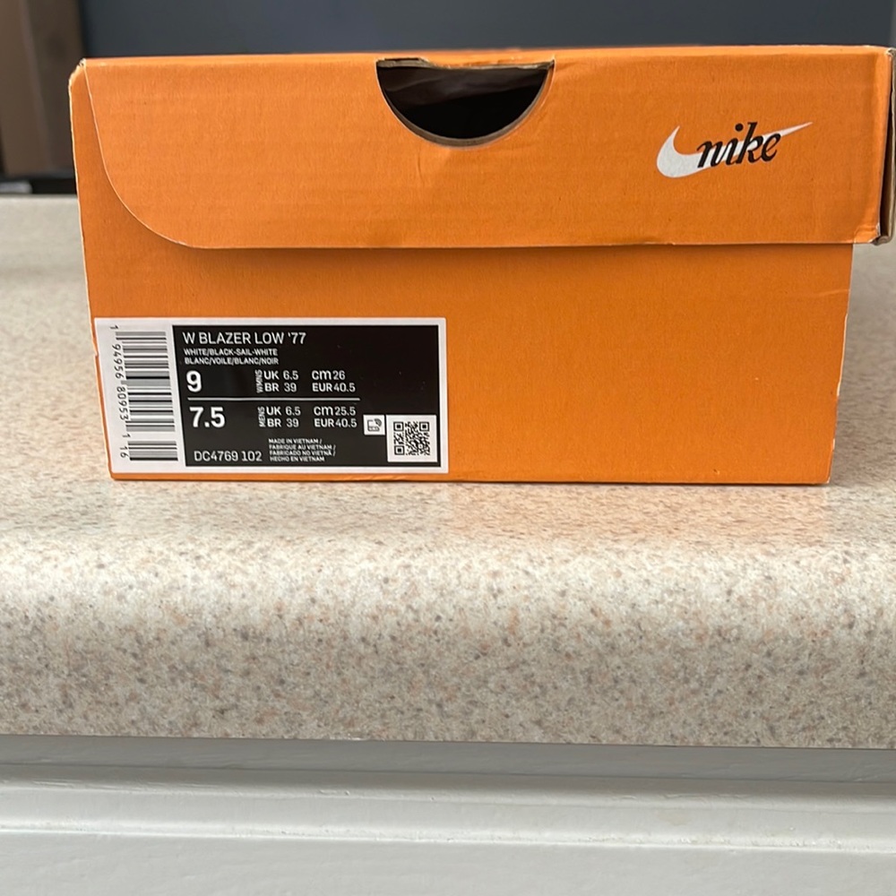 *BRAND NEW* W Blazer Low ‘77! These still have all tags!